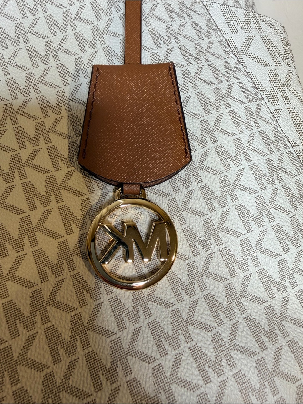 Michael Kors Cream & Brown MK Signature Tote with Gold Hardware - Picture 11 of 14